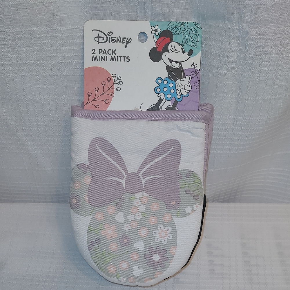 Minnie Mouse Lavender and White Oven Mitts - Floral Springtime Disney - NWT